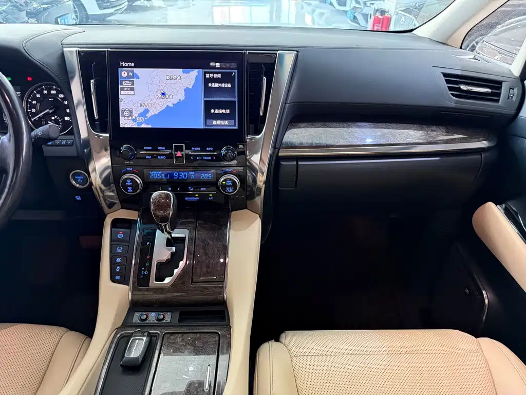Toyota Alphard 2021 — фото 15