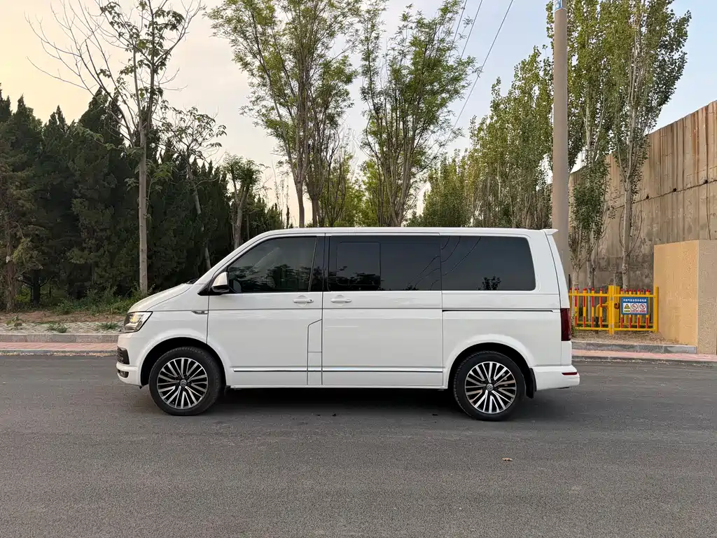 Volkswagen Multivan 2018 — фото 4