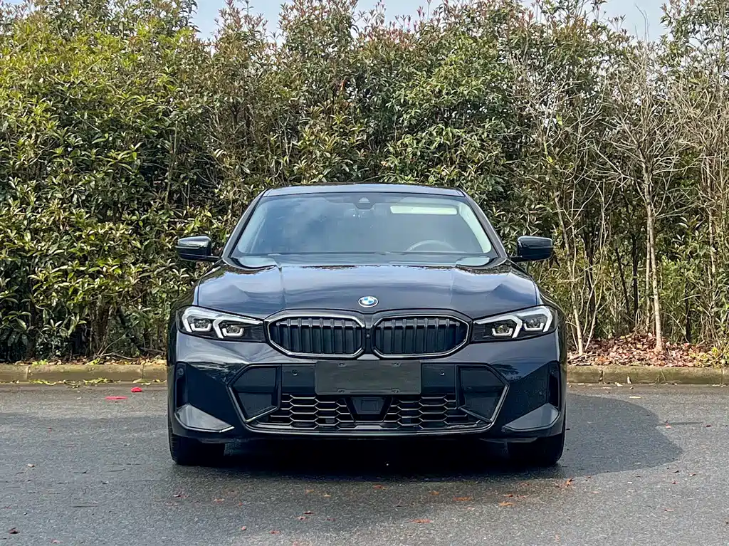 BMW 3 Series 2025 — фото 2