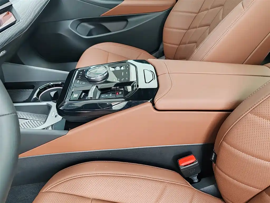BMW 5 Series 2024 — фото 15
