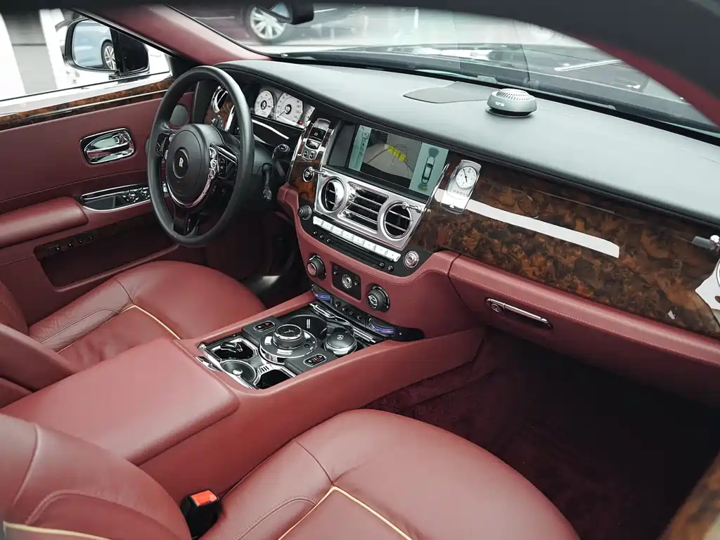 Rolls-Royce Ghost 2015 — фото 9