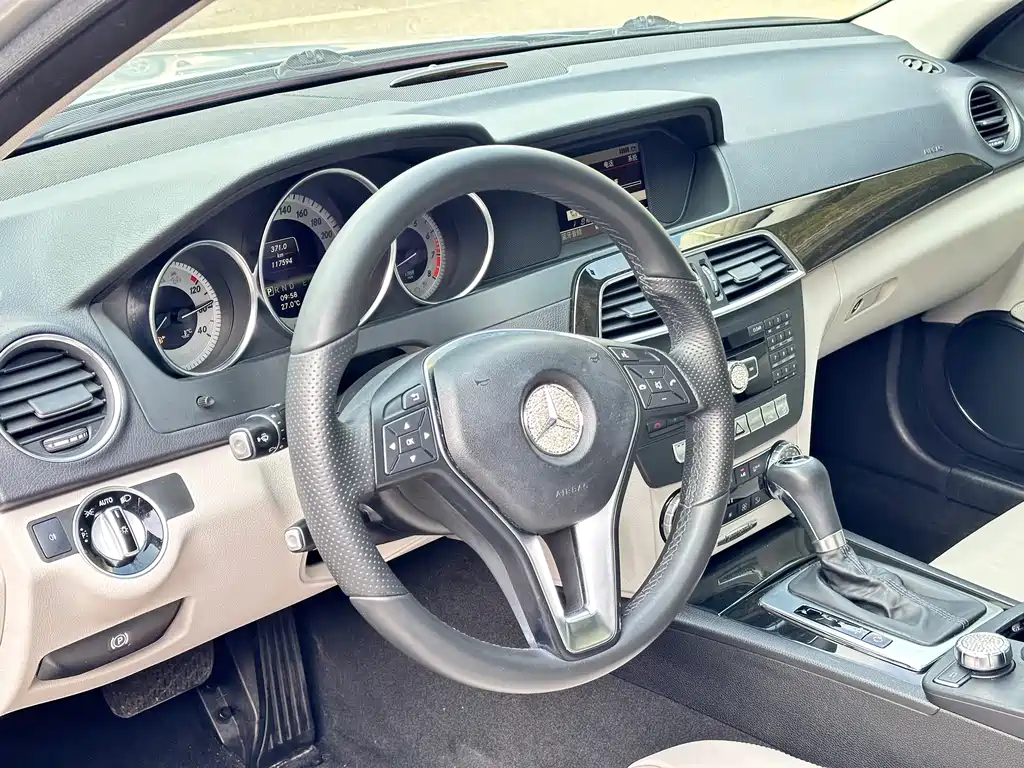 Mercedes-Benz C-Class 2013 — фото 9