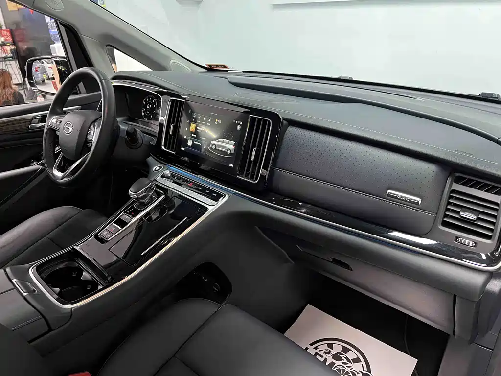 GAC Motor Trumpchi M8 2023 — фото 36