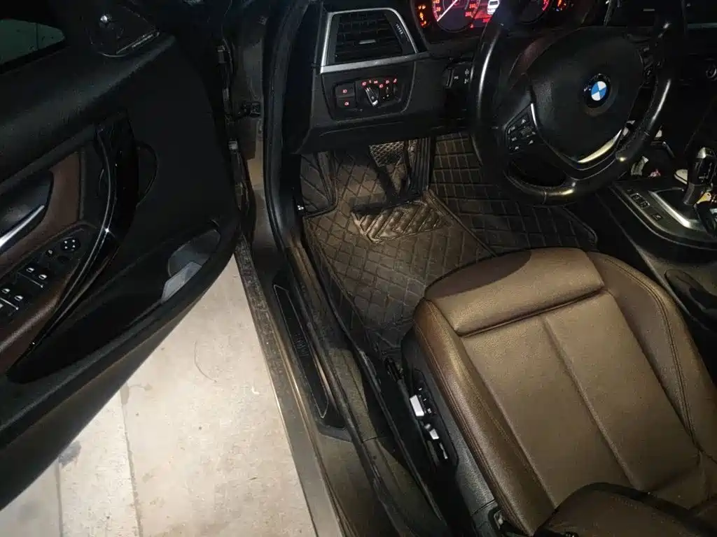 BMW 3 Series 2018 — фото 13