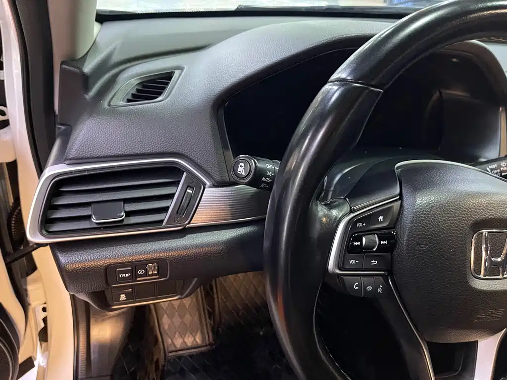 Honda Accord 2020 — фото 10
