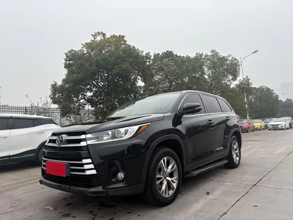 Toyota Highlander 2020 — фото 1