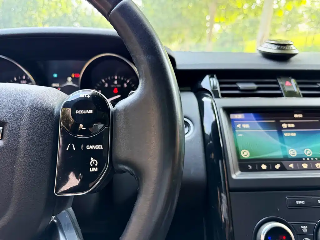 Land Rover Discovery 2019 — фото 8