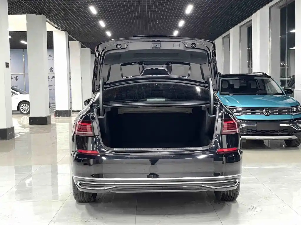 Volkswagen Passat 2023 — фото 17