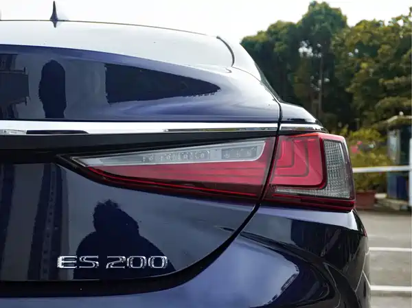 Lexus ES 2018