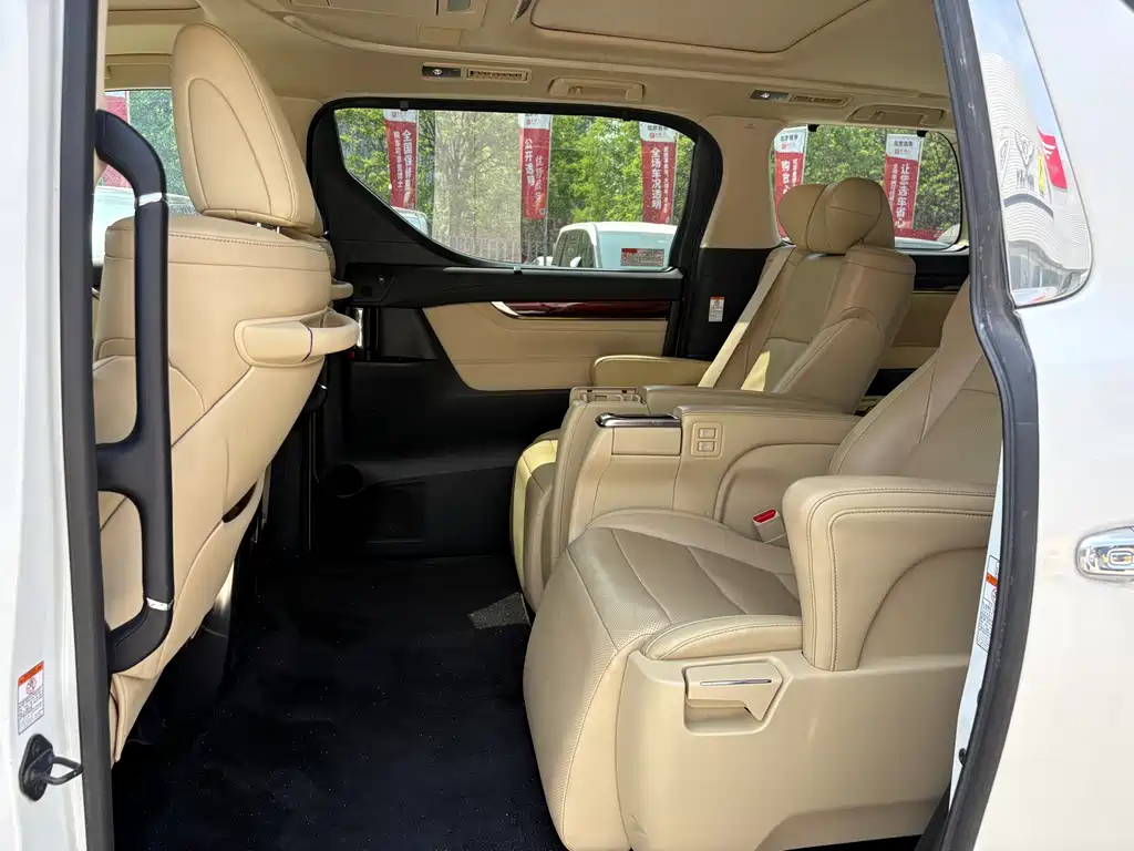 Toyota Alphard 2016 — фото 9