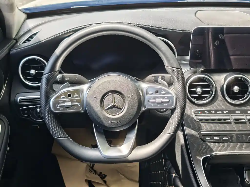 Mercedes-Benz C-Class 2021 — фото 16