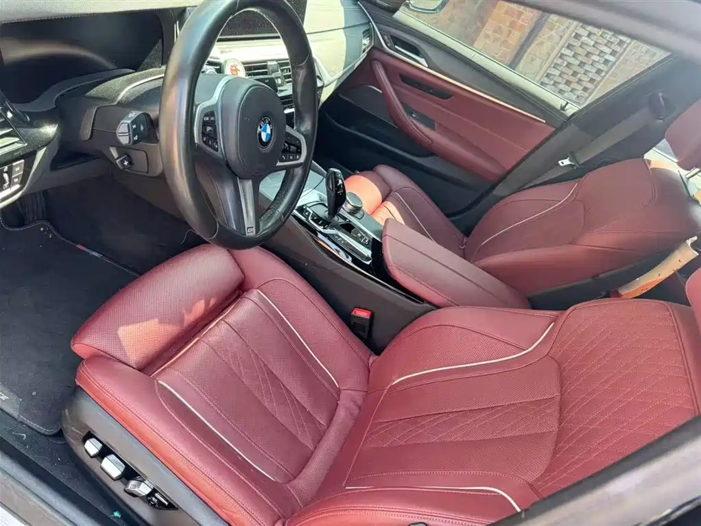 BMW 5 Series 2020 — фото 12