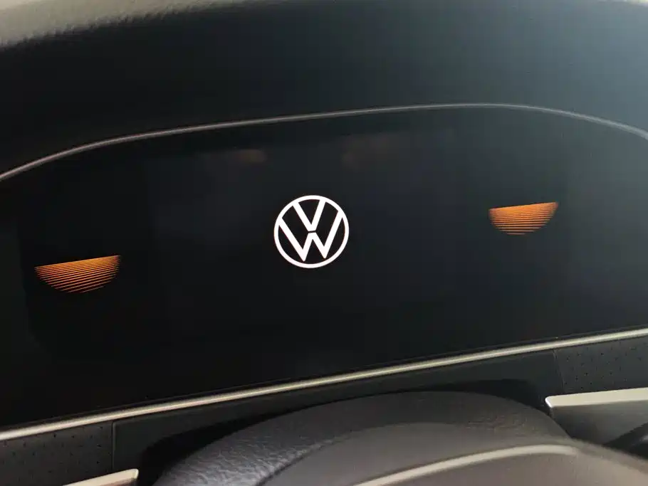 Volkswagen Lavida 2023 — фото 14