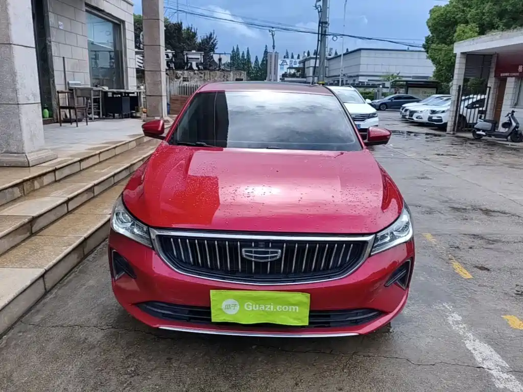 Geely Emgrand 2021