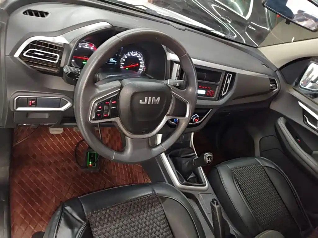 Isuzu RE-MAX 2021 — фото 10
