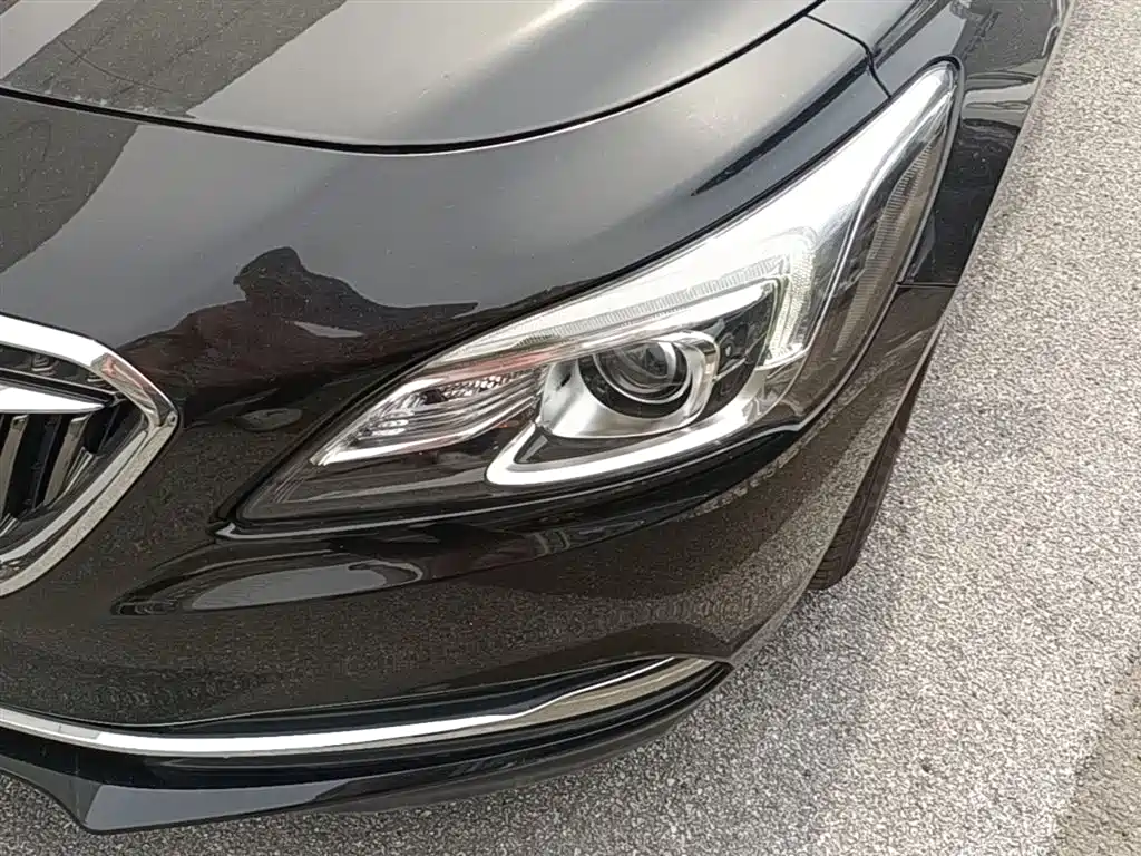 Buick LaCrosse 2017 — фото 24
