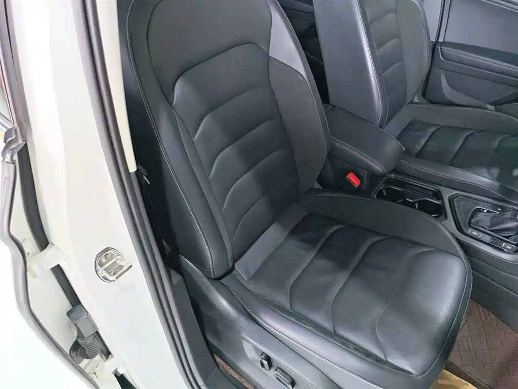 Volkswagen Tiguan L 2020 — фото 20