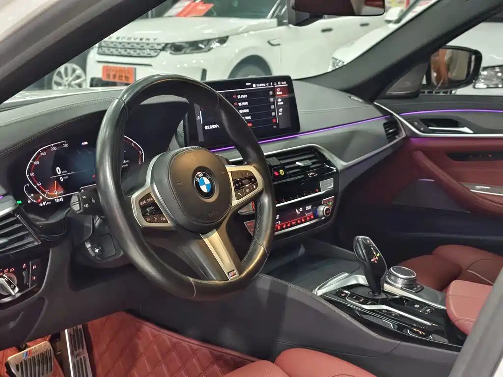 BMW 5 Series 2021 — фото 10