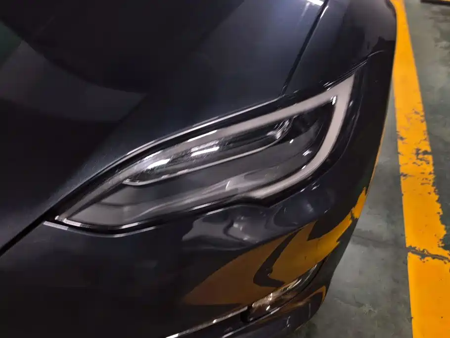 Tesla Model S 2016