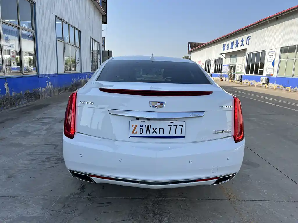 Cadillac XTS 2016 — фото 9