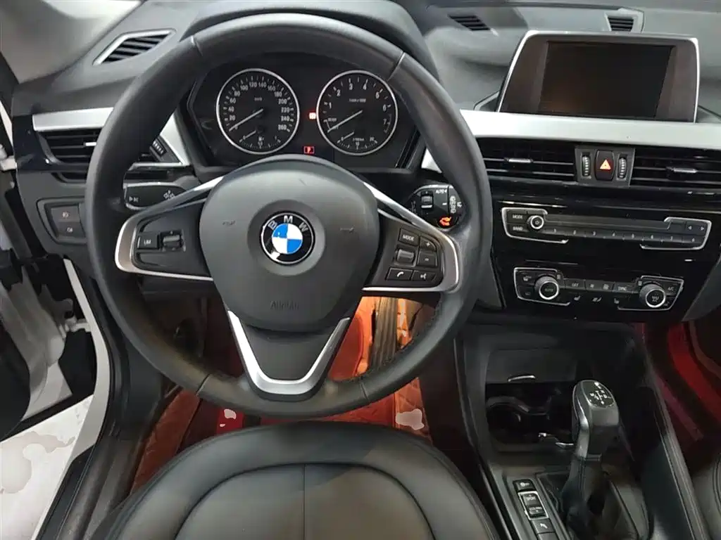 BMW X1 2017 — фото 11