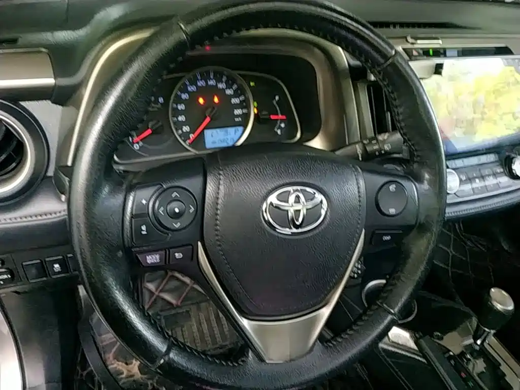 Toyota RAV4 2014 — фото 11