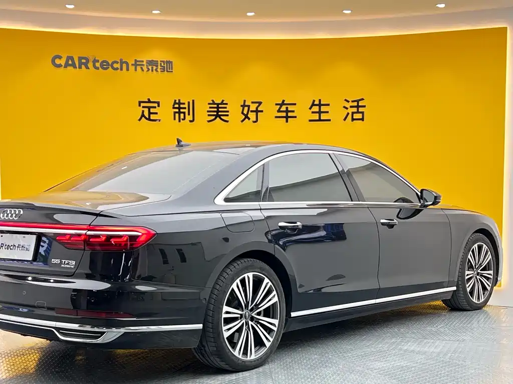 Audi A8 2021 — фото 36