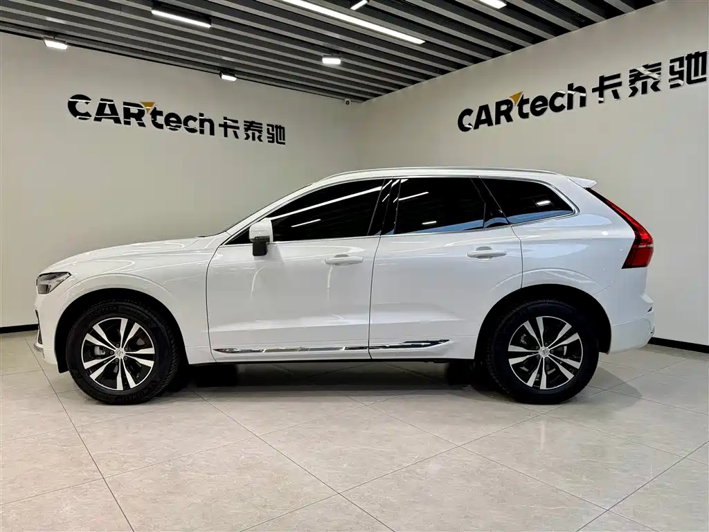 Volvo XC60 2025 — фото 7