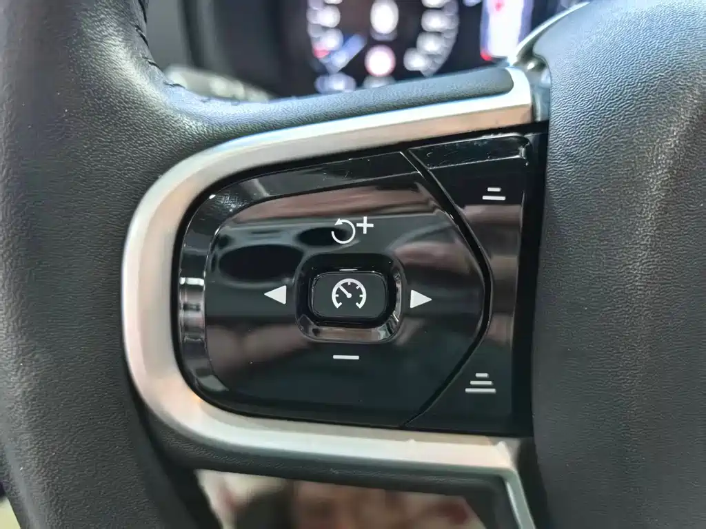 Volvo XC90 2019 — фото 14