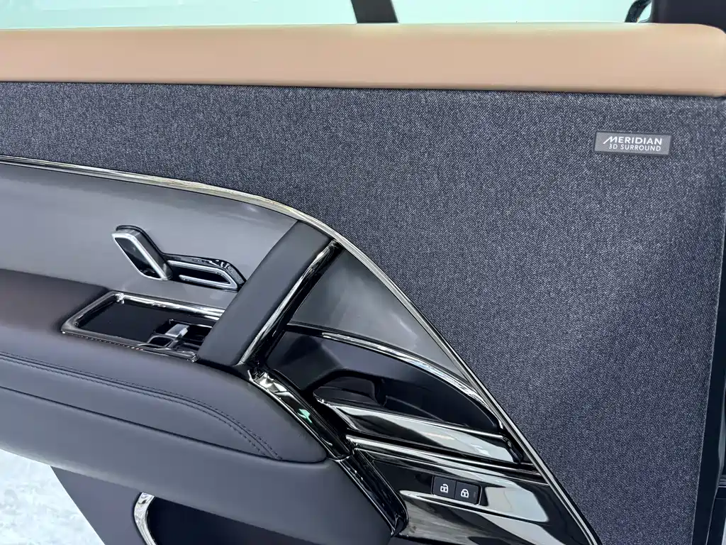 Land Rover Range Rover Sport 2023 — фото 14