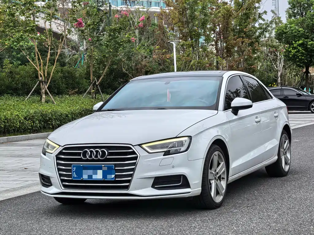 Audi A3 2019 — фото 1