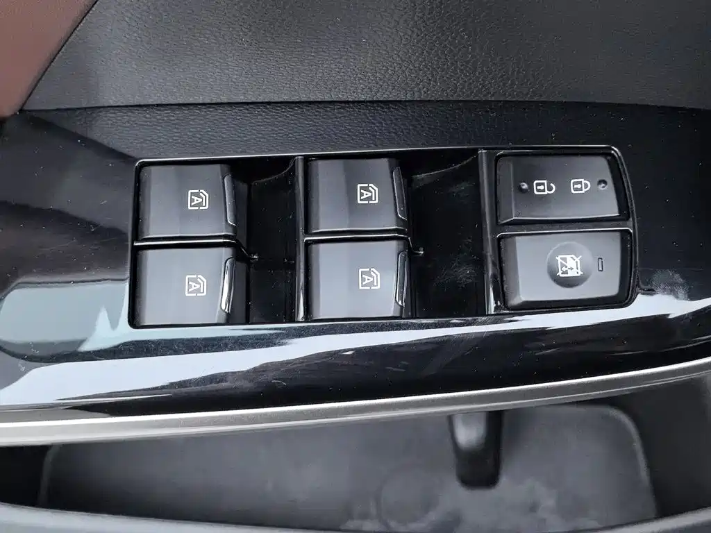 GAC Motor Trumpchi GS8 2018 — фото 9