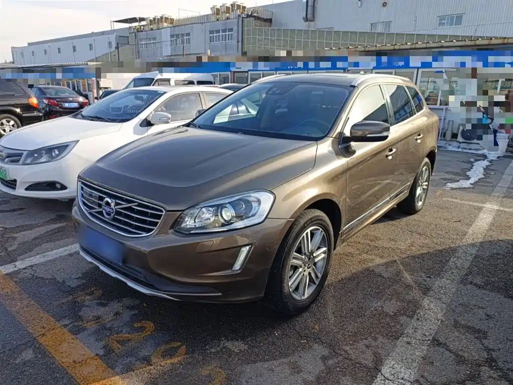 Volvo XC60 2017 — фото 2