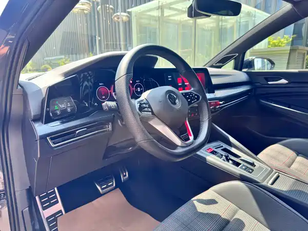Volkswagen Golf GTI 2021