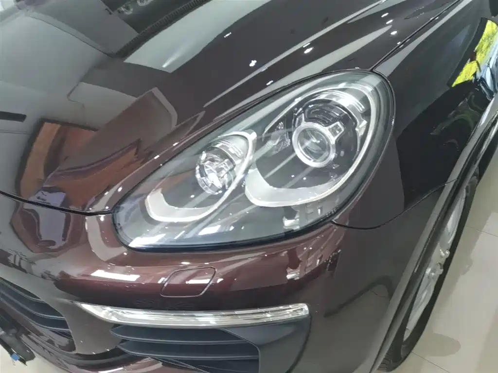 Porsche Cayenne 2016 — фото 24