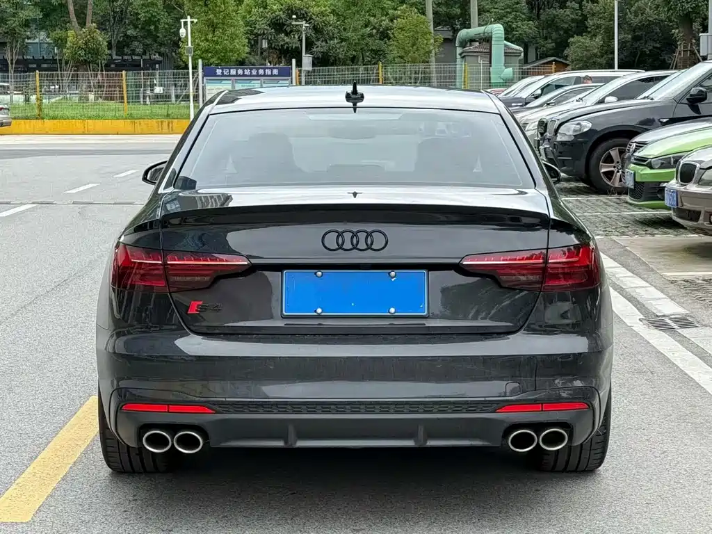 Audi S4 2023