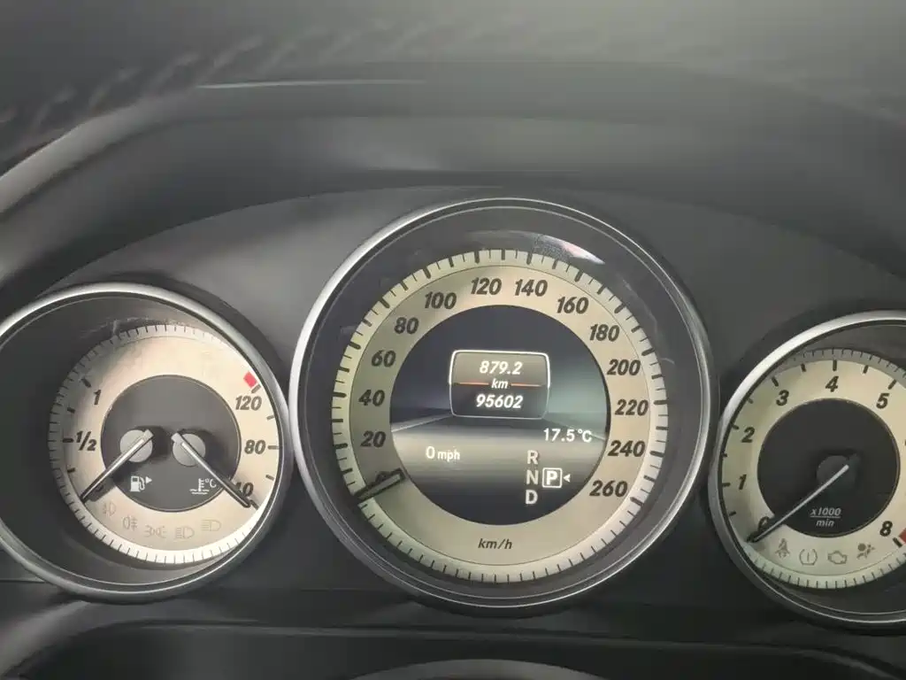 Mercedes-Benz E-Class 2015 — фото 15