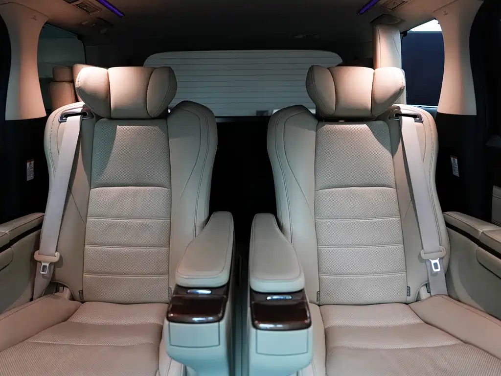 Toyota Alphard 2017 — фото 19