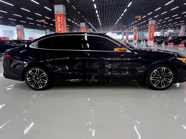 BMW 5 Series 2024