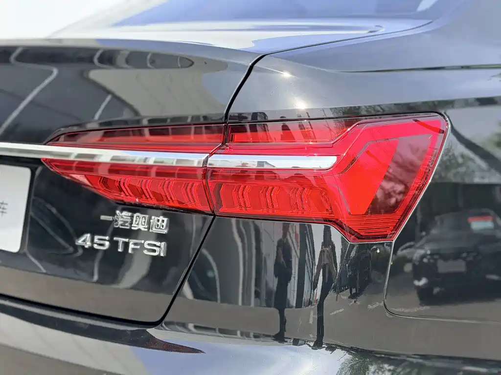 Audi A6L 2022 — фото 15