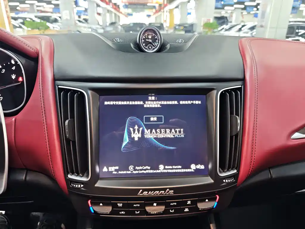 Maserati Levante 2019 — фото 13