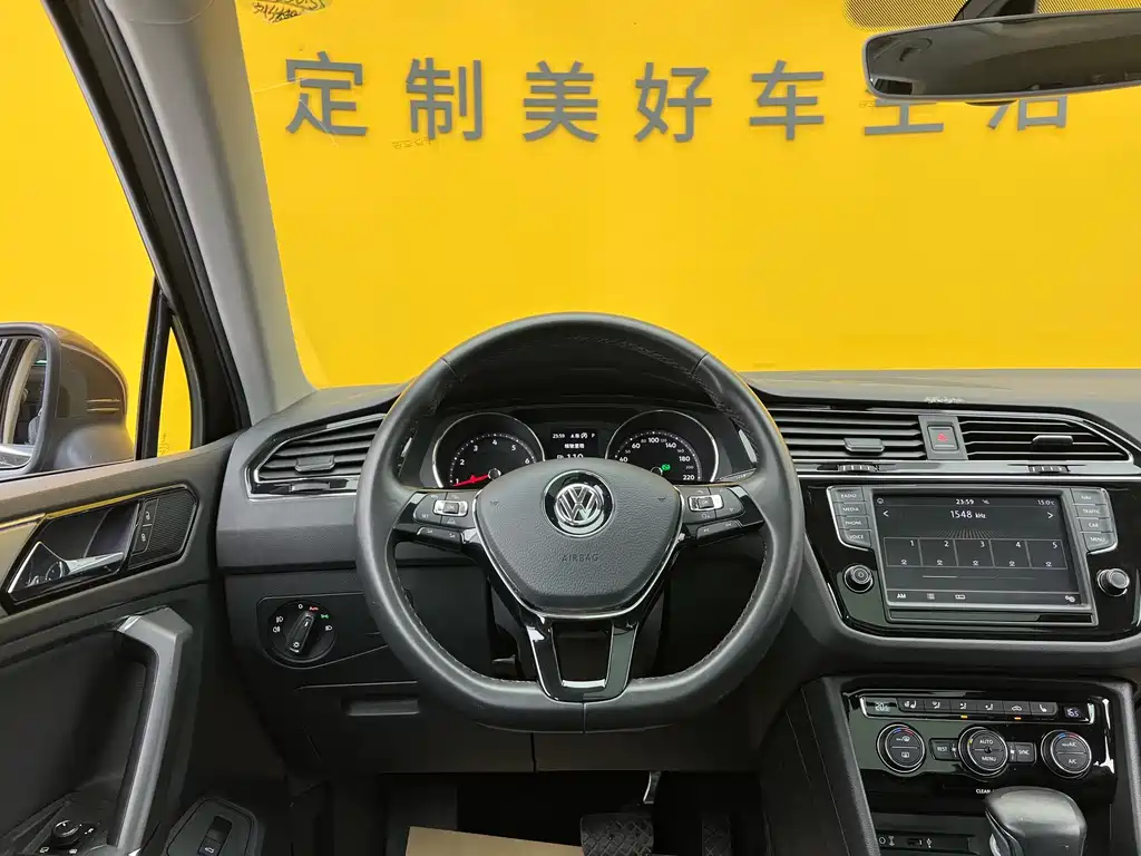 Volkswagen Tiguan L 2017 — фото 10