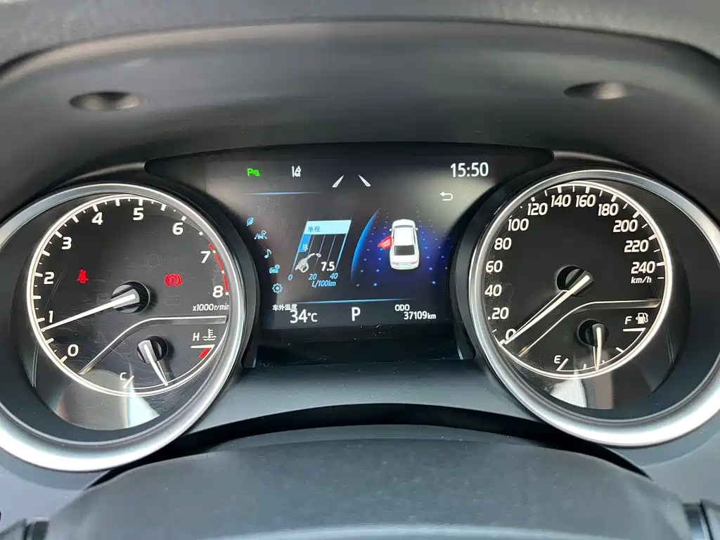 Toyota Camry 2024 — фото 14