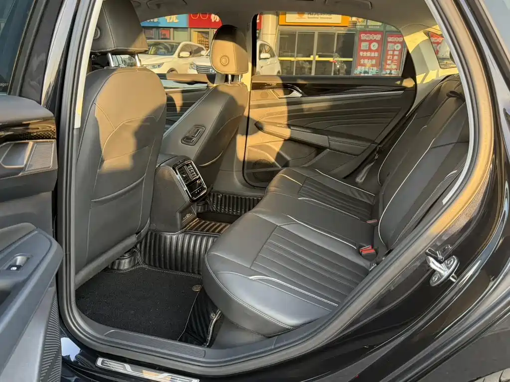 Volkswagen Passat 2022