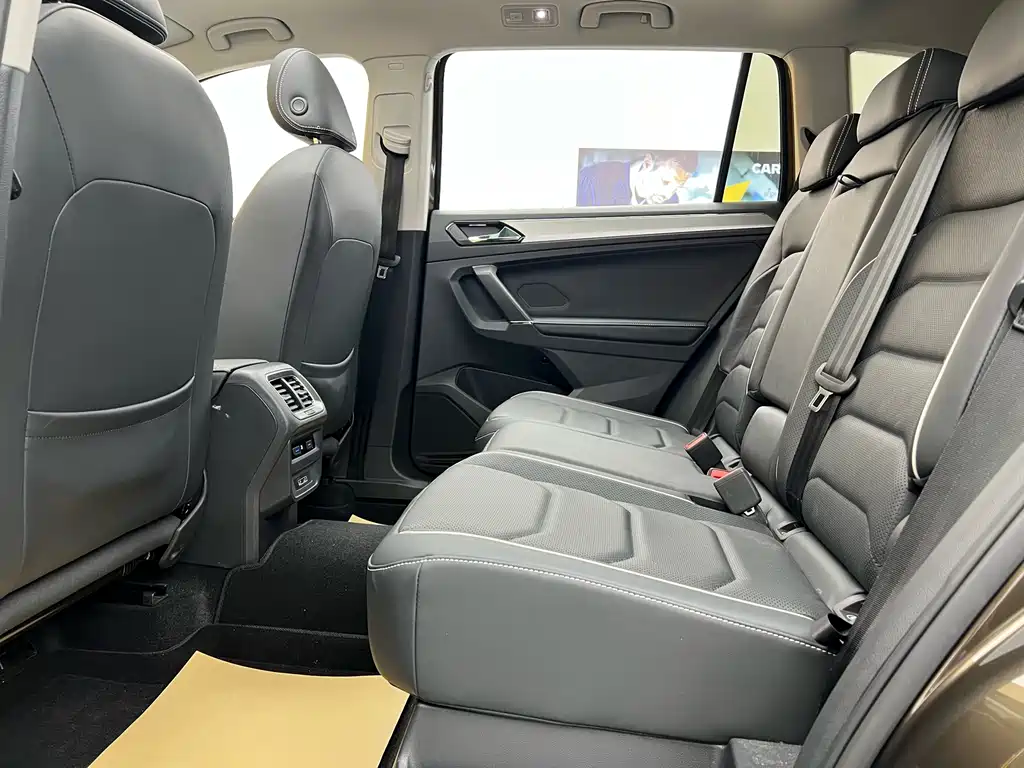 Volkswagen Tiguan L 2017 — фото 25