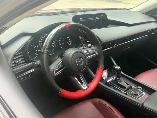Mazda 3 Axela 2024