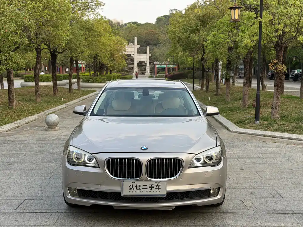 BMW 7 Series 2011 — фото 2