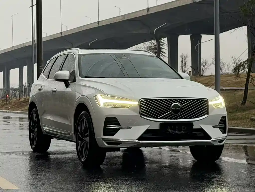 Volvo XC60 2025 — фото 11