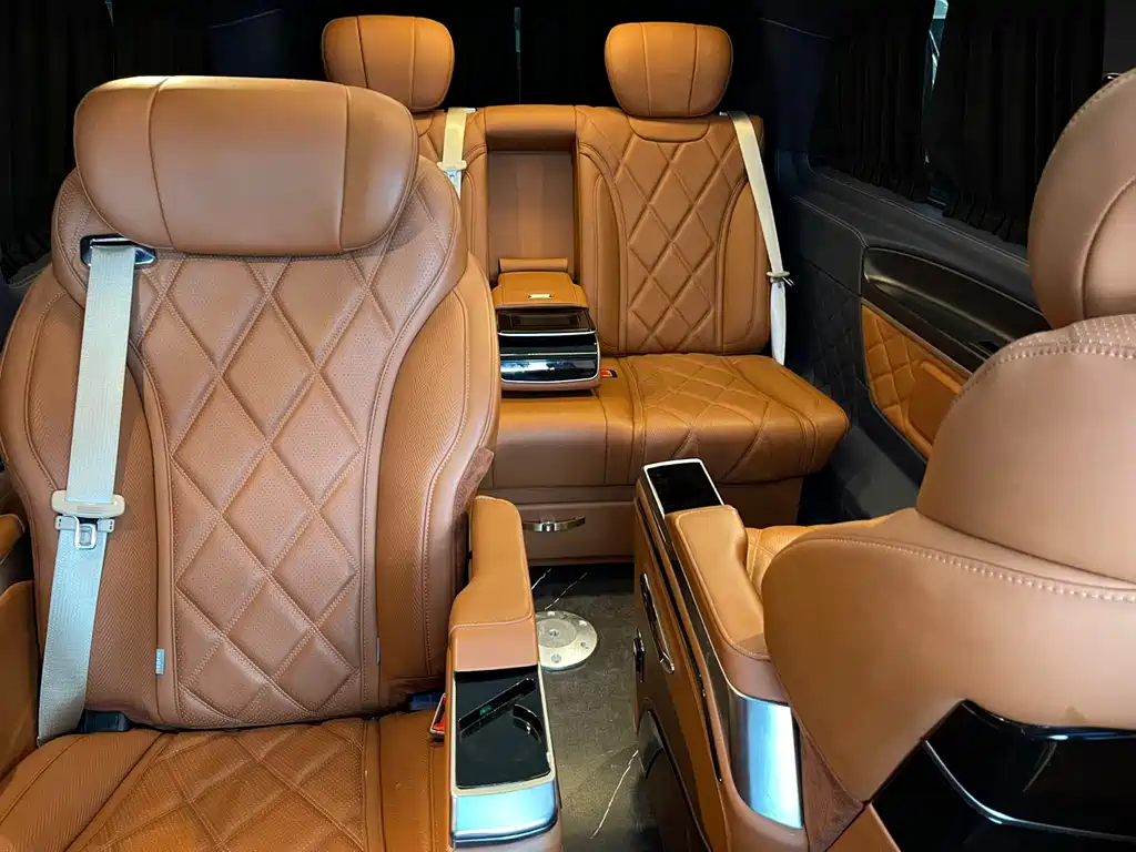 Mercedes-Benz V-Class 2025 — фото 16