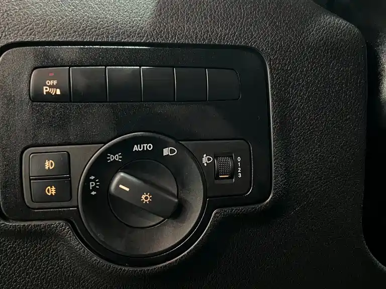 Mercedes-Benz Vito 2020 — фото 14